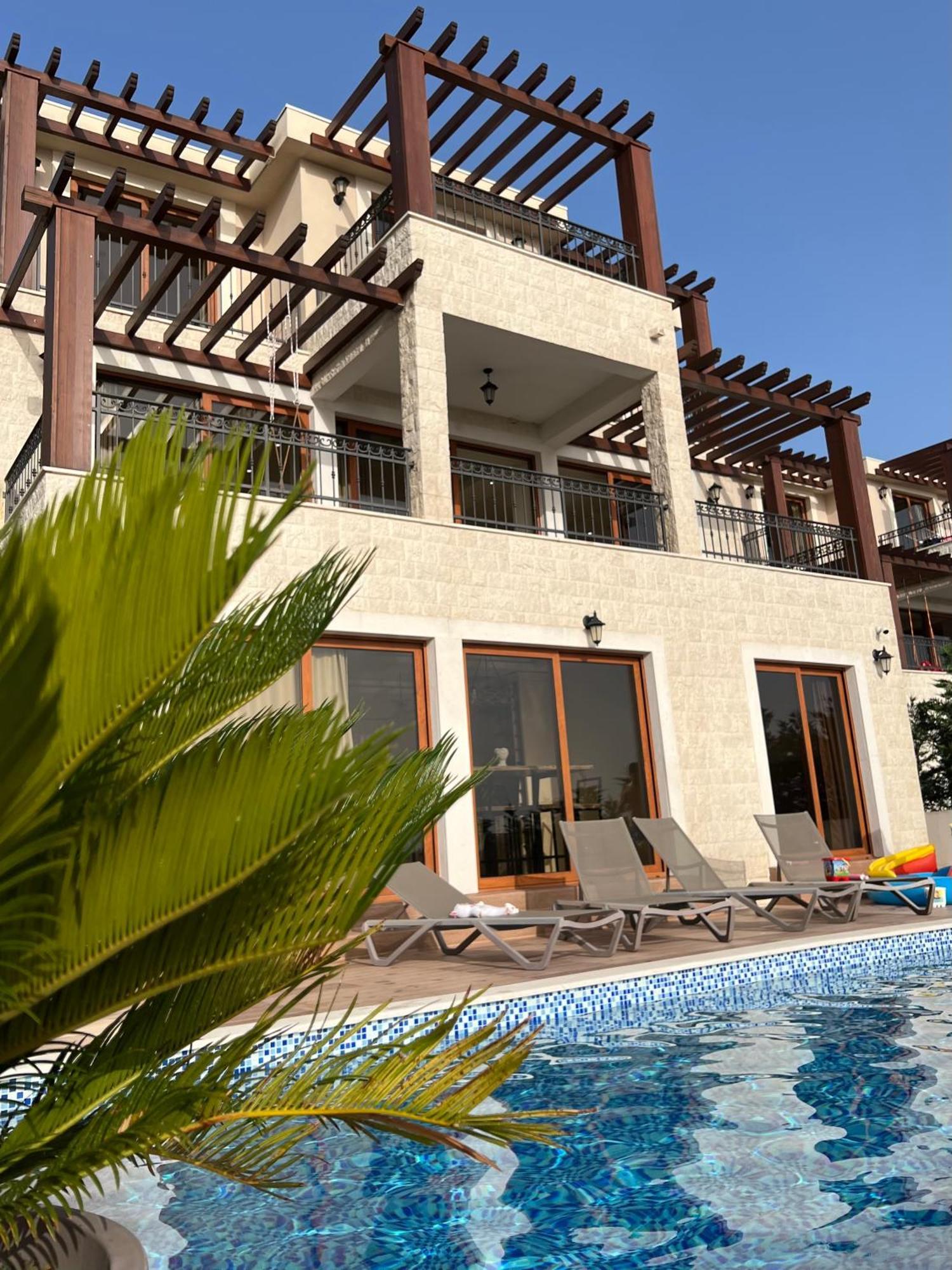 Elena Villa Budva